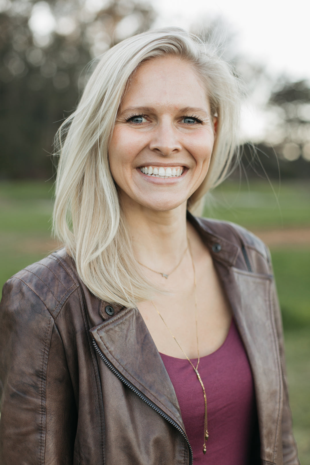 Headshot of mixed media fine artist Whitney Alyssa resident of Northern California