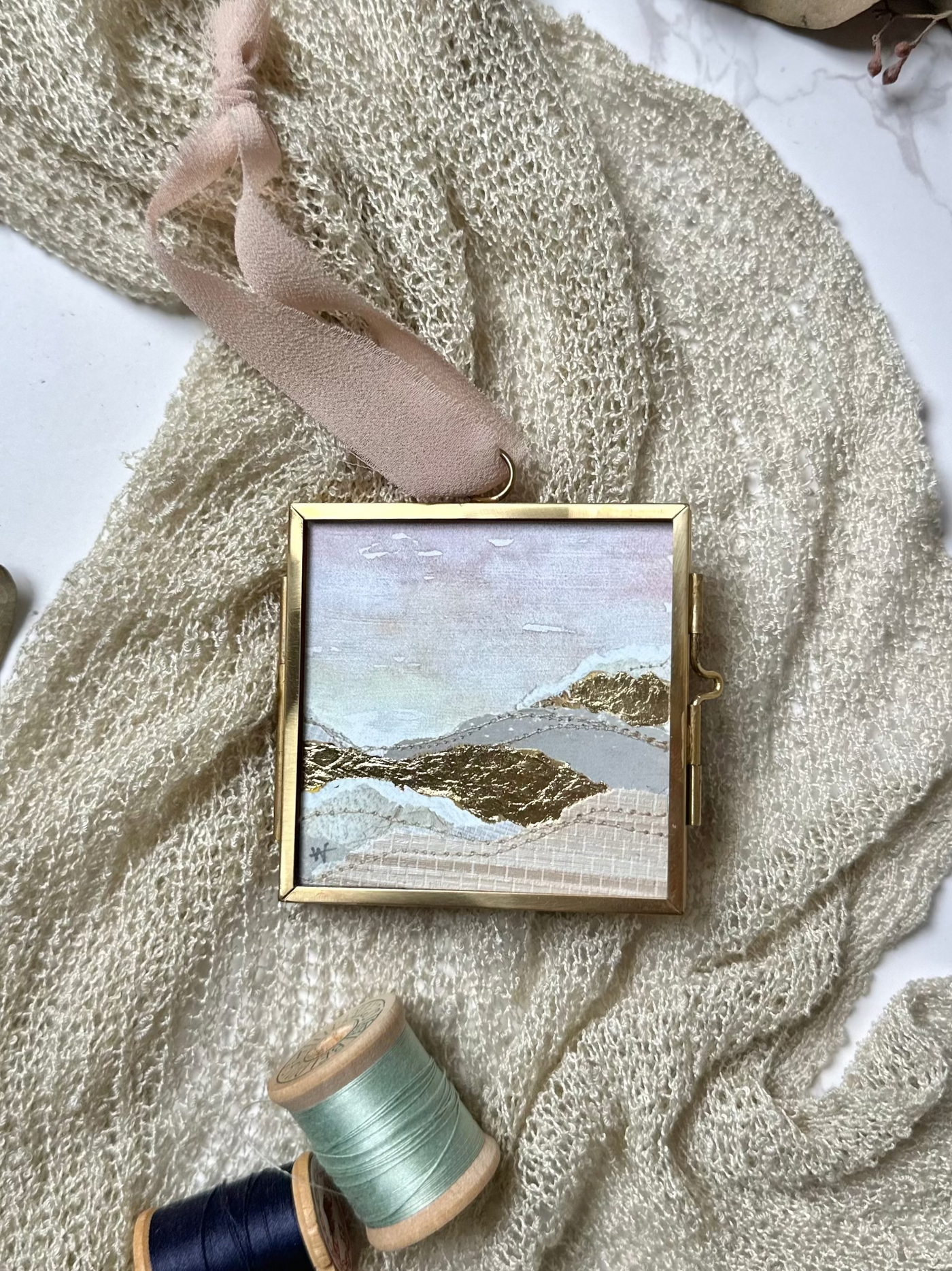 A Touch of Gold Ornament