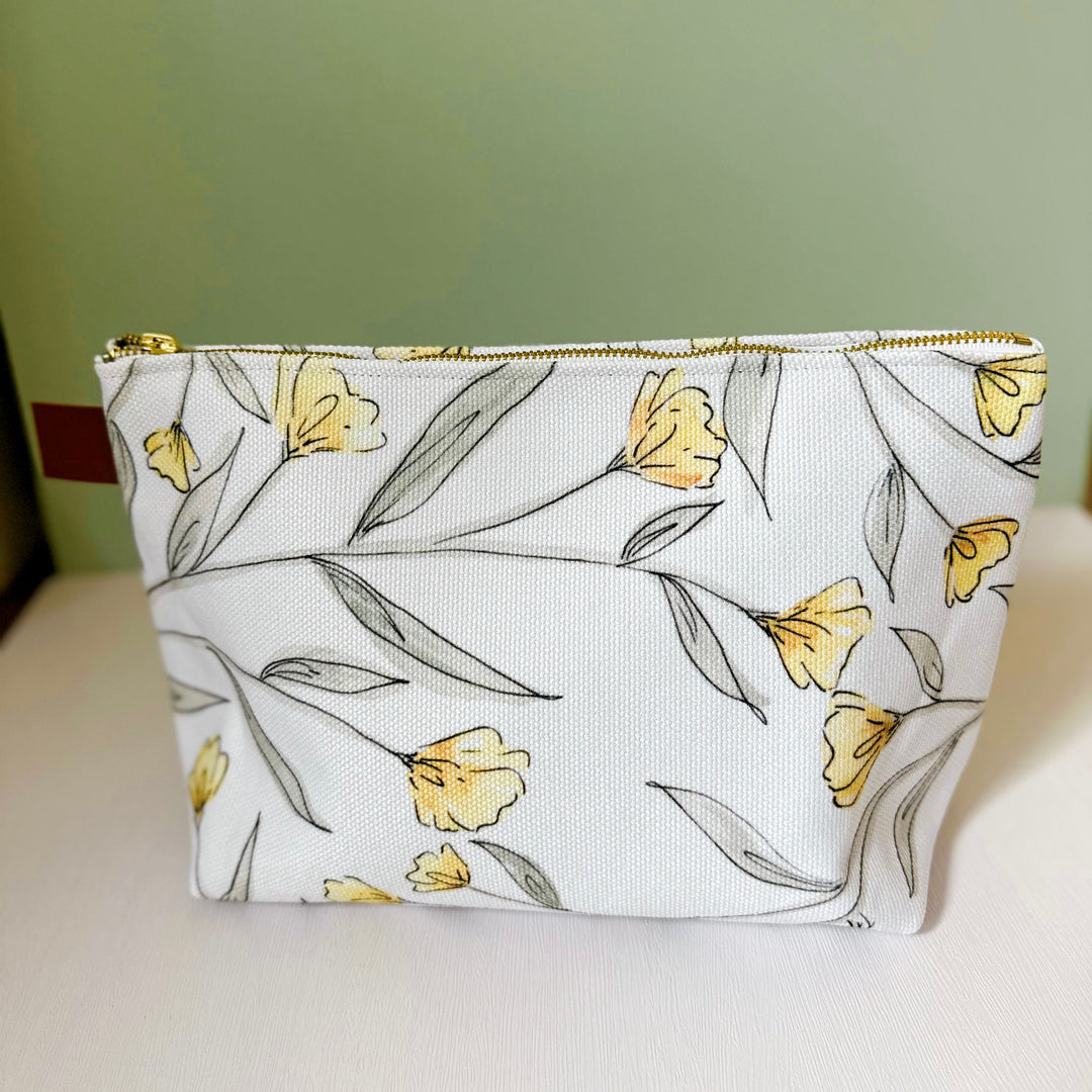 Large Travel Bag: Yellow Flowers