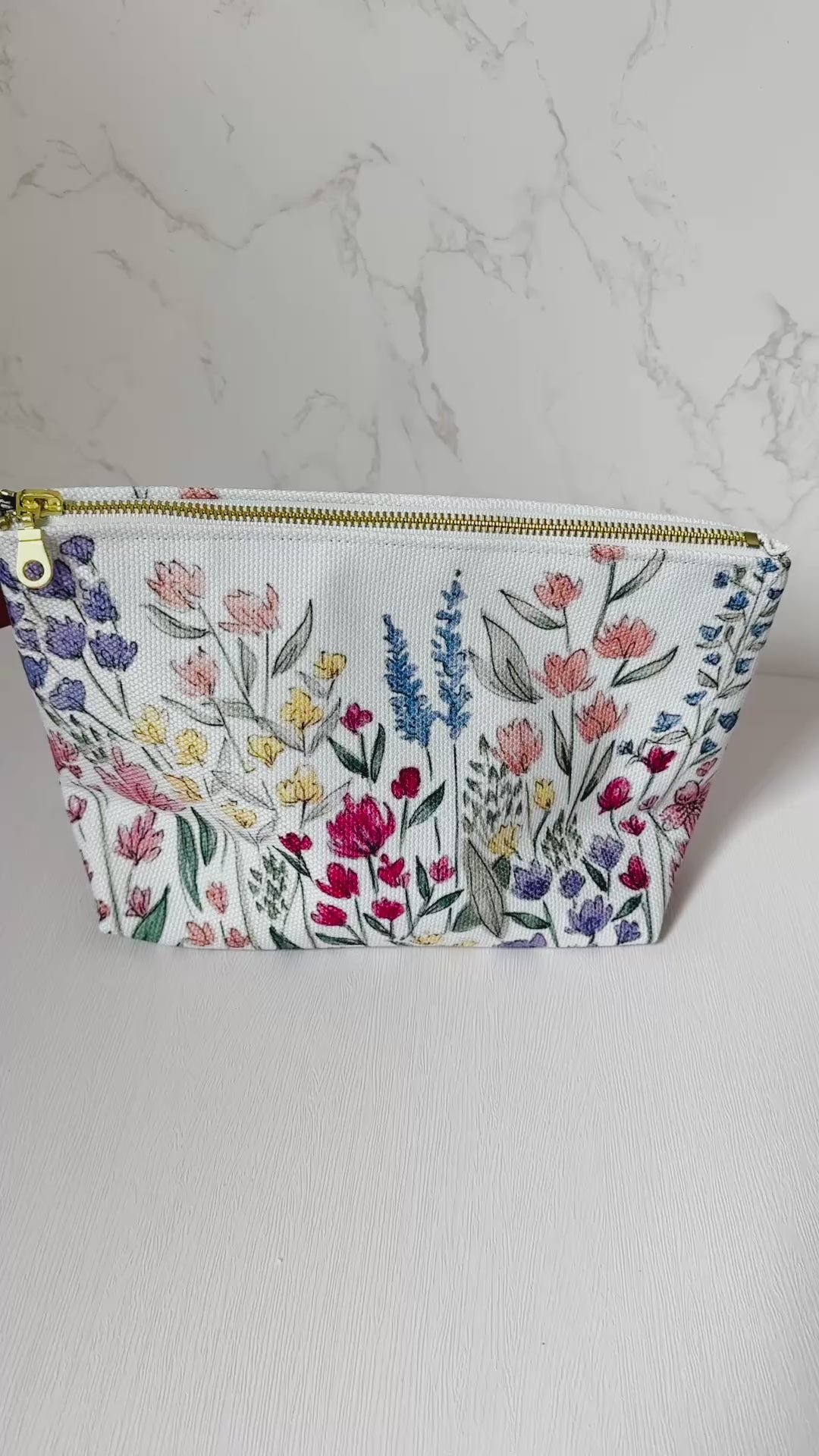 Small Travel Bag: Wildflowers